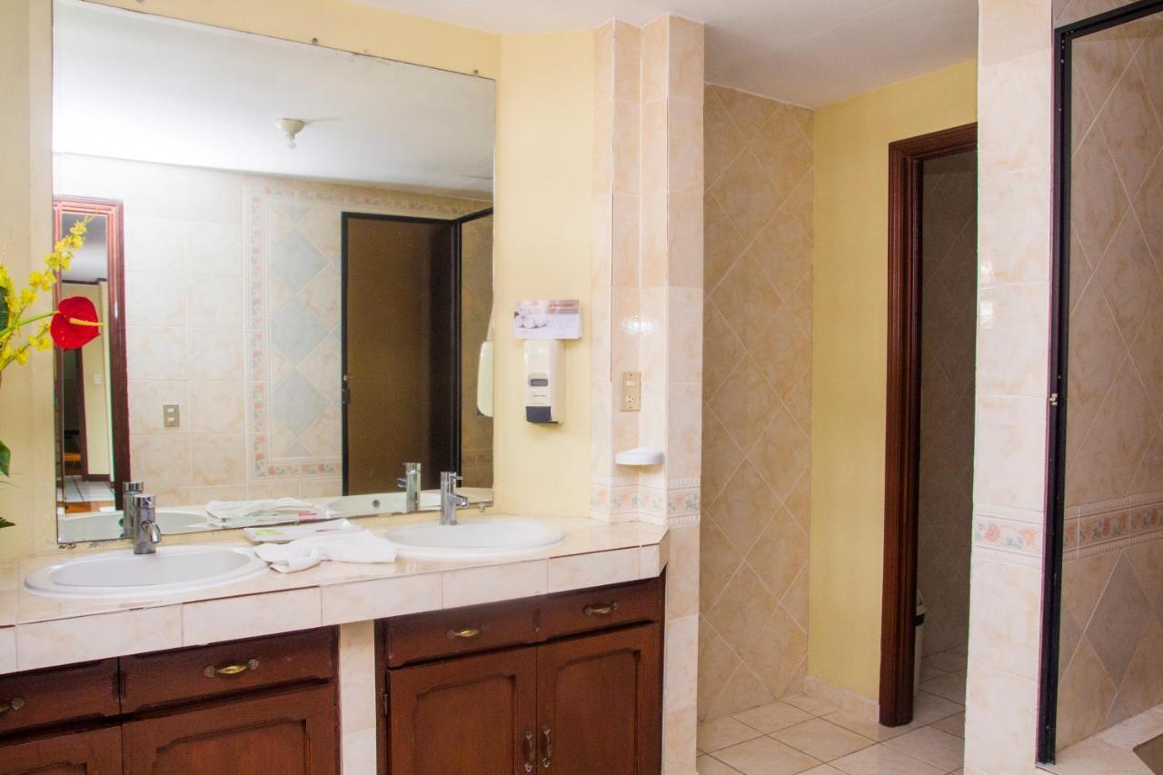 Hotel Fotherhouse San Salvador Esterno foto