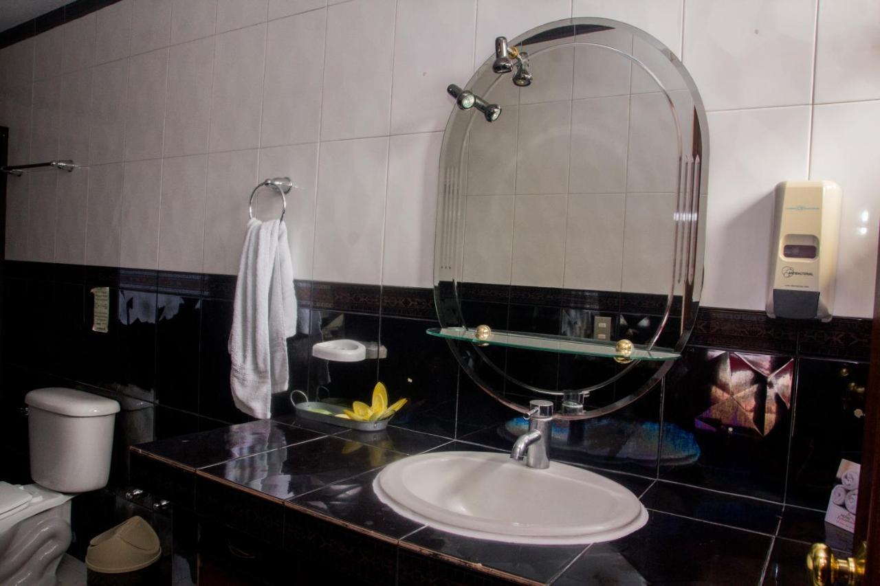 Hotel Fotherhouse San Salvador Esterno foto