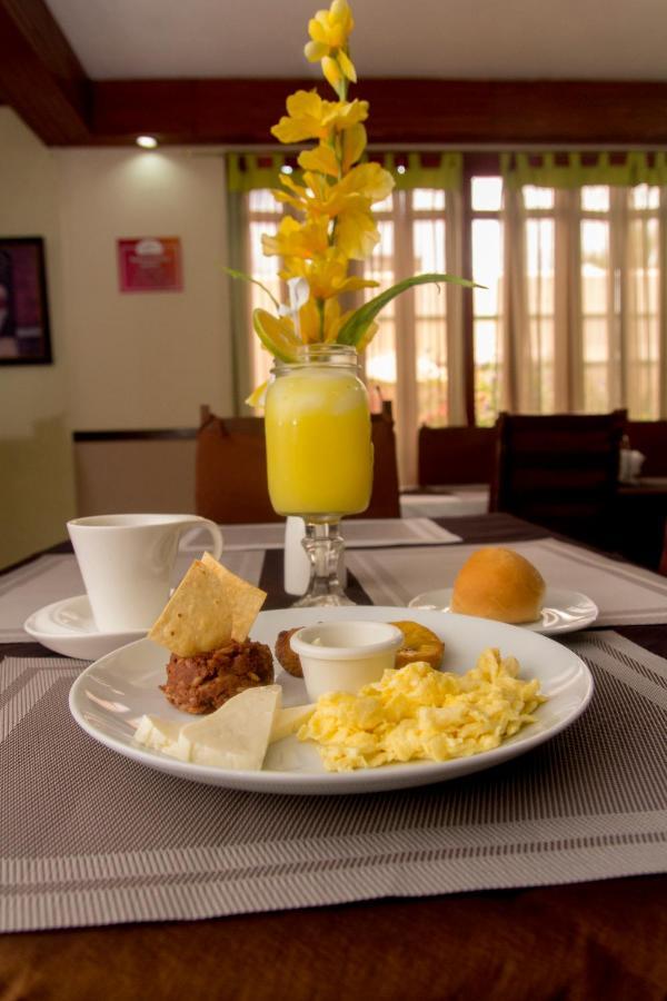 Hotel Fotherhouse San Salvador Esterno foto