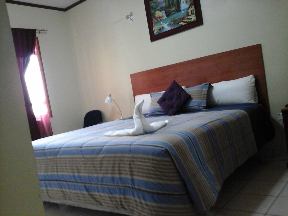 Hotel Fotherhouse San Salvador Esterno foto