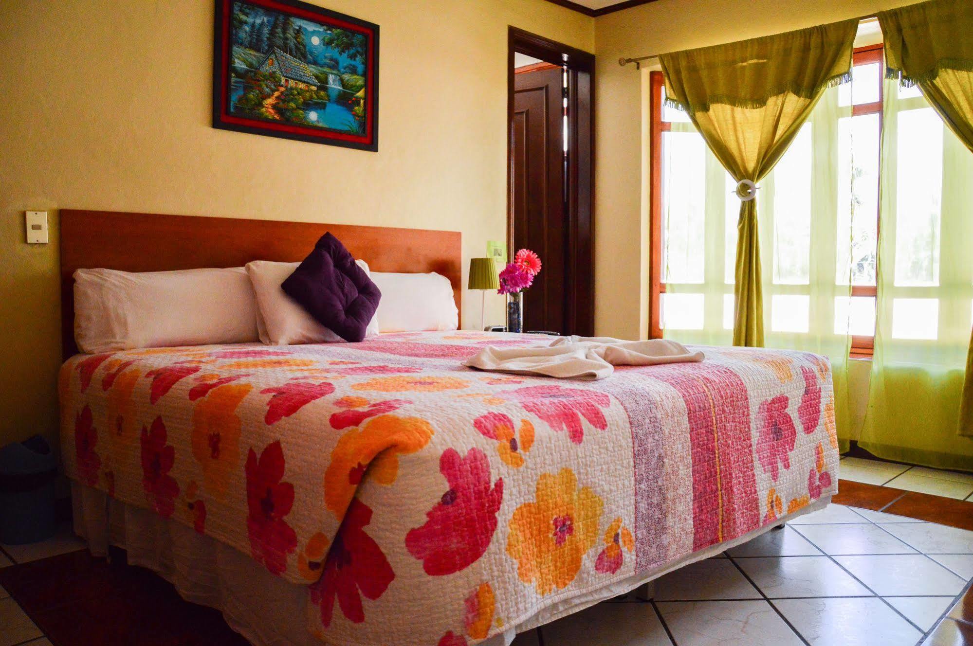 Hotel Fotherhouse San Salvador Esterno foto