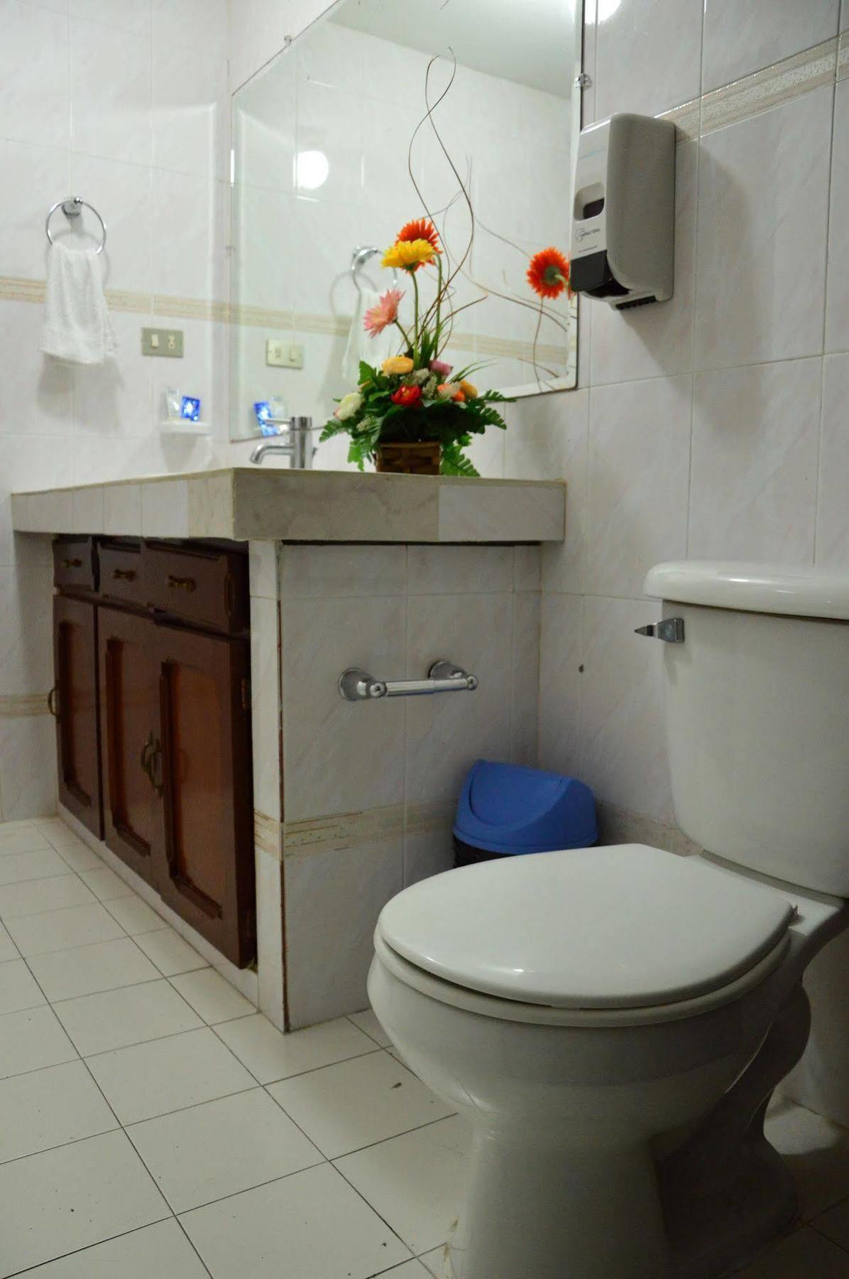 Hotel Fotherhouse San Salvador Esterno foto