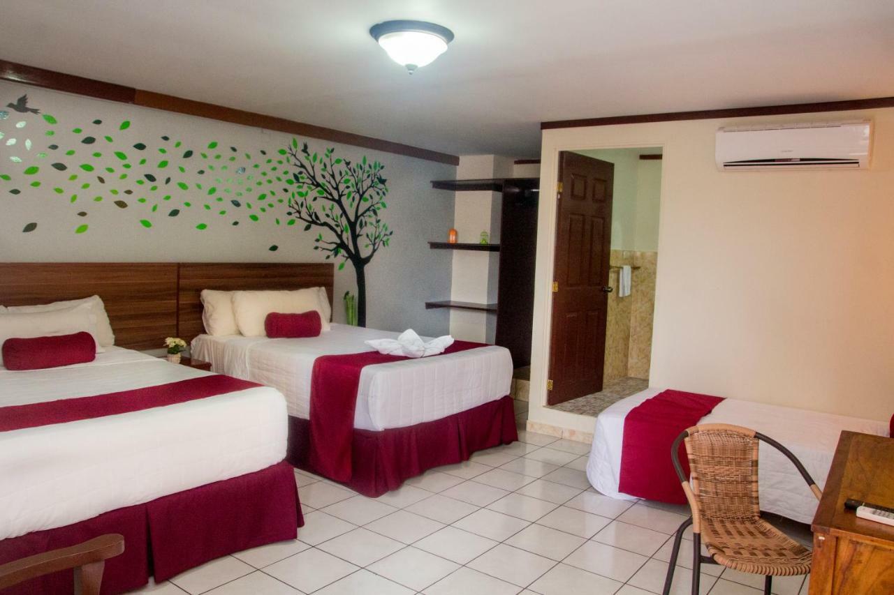 Hotel Fotherhouse San Salvador Esterno foto